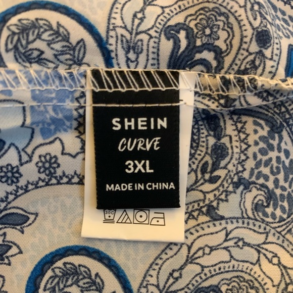 Blue paisley print blouse. - Picture 3 of 3